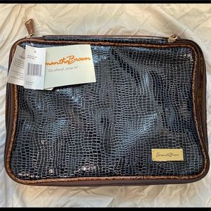 NWT Samantha Brown travel case
